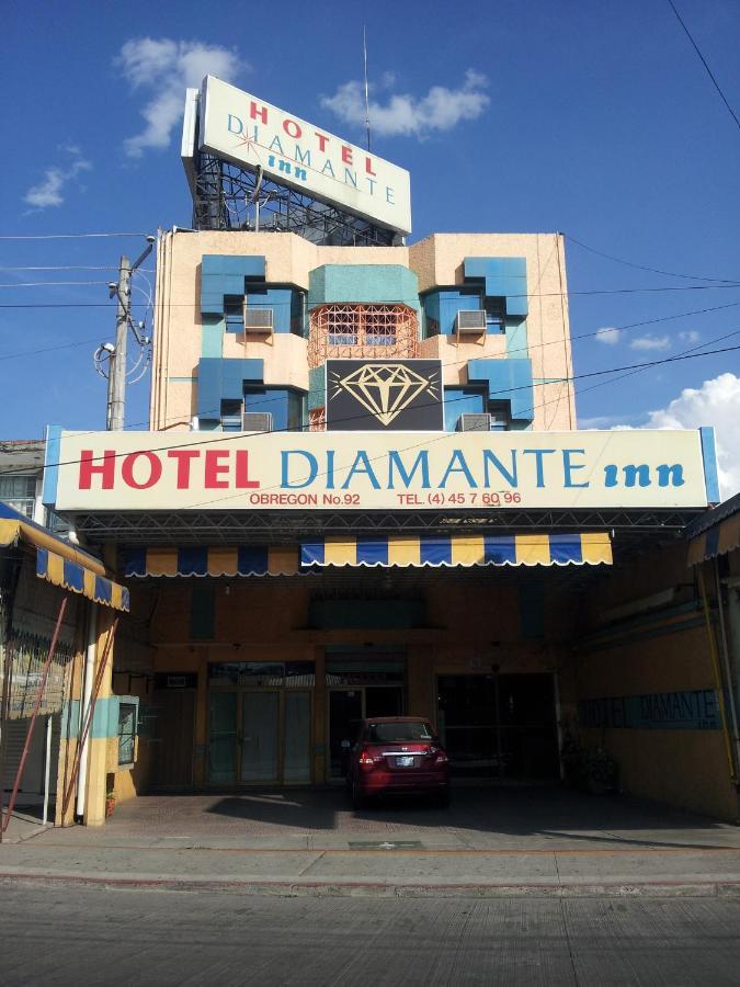 Hotel Diamante Inn Uriangato Kültér fotó